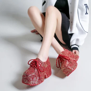 2024 New Year Ethnic Embroidery Single Shoes Red Ethnic Style Banquet Shoes Thick soled Women's Height Increasing Shoes zapatos